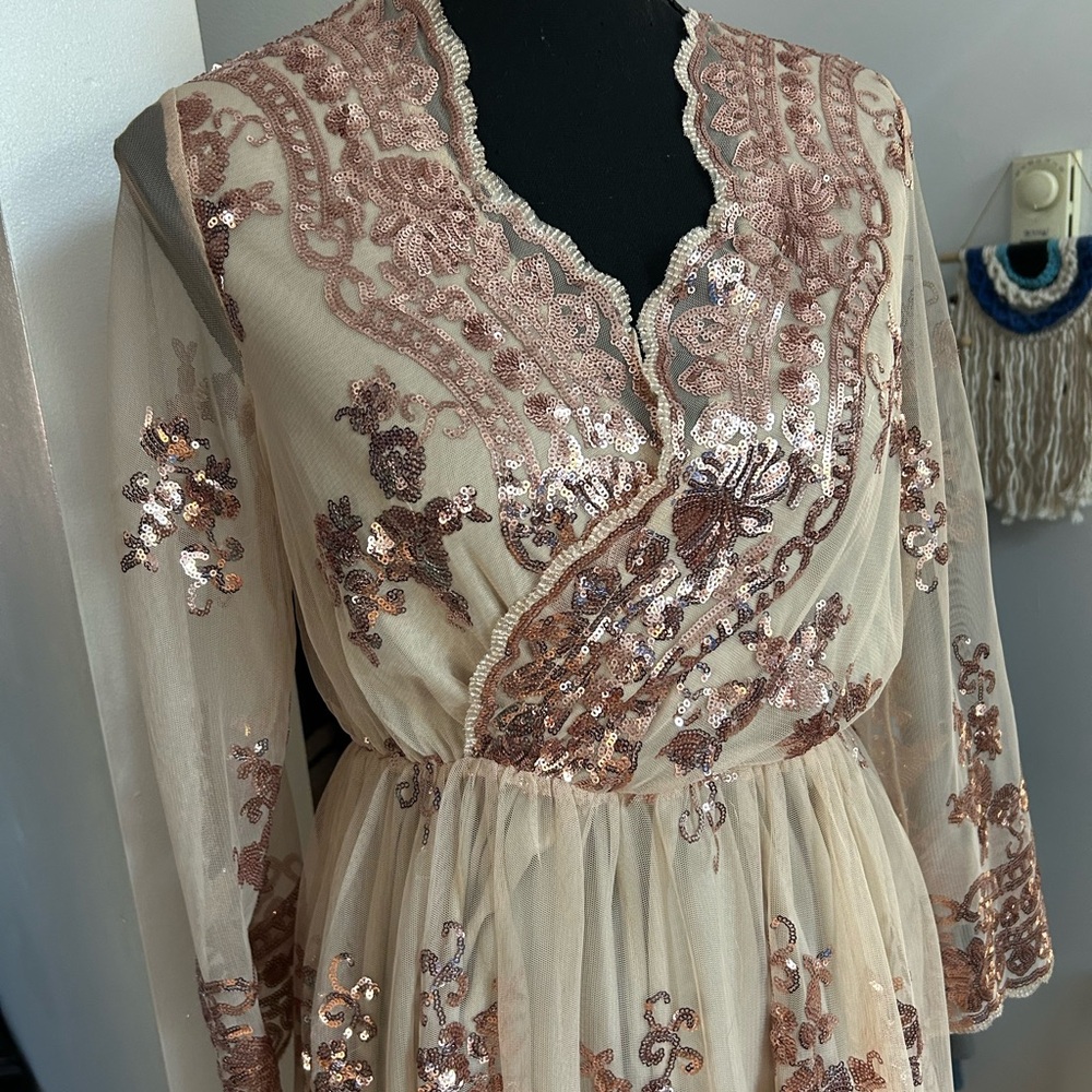 Chic Sequin Embellished Long Sleeve Dress - Picture 1 of 16